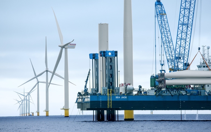 Orsted to raise EUR 8bn amid offshore wind losses