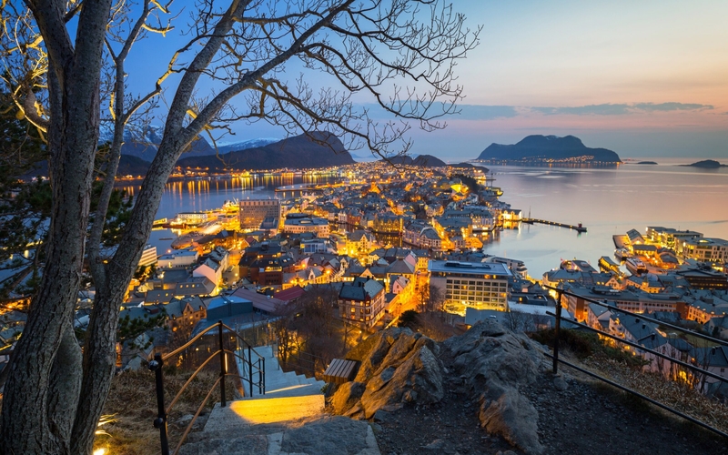 Norway energy minister defends 12.5% rise in fixed power price